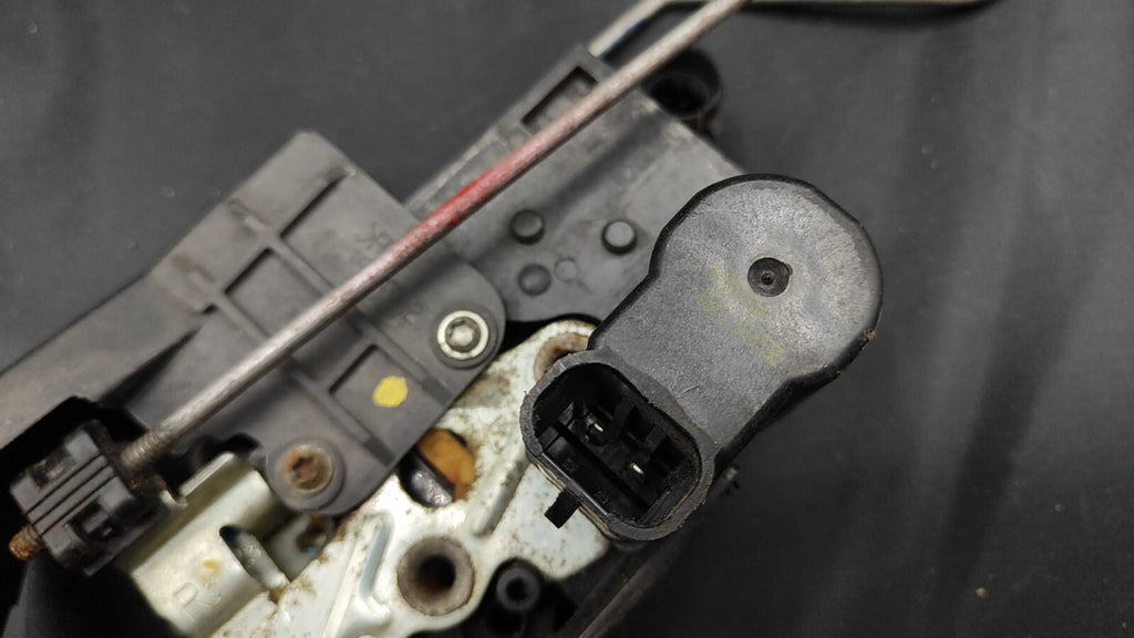 Alfa Romeo 156 2.4JTD 10V 110kW 2002 LHD Front Right Door Lock Latch