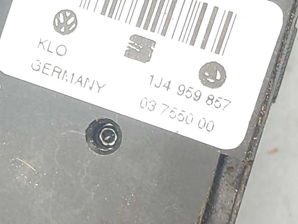 Volkswagen Golf IV MK4 1999 Electric window control switch 1J4959857 