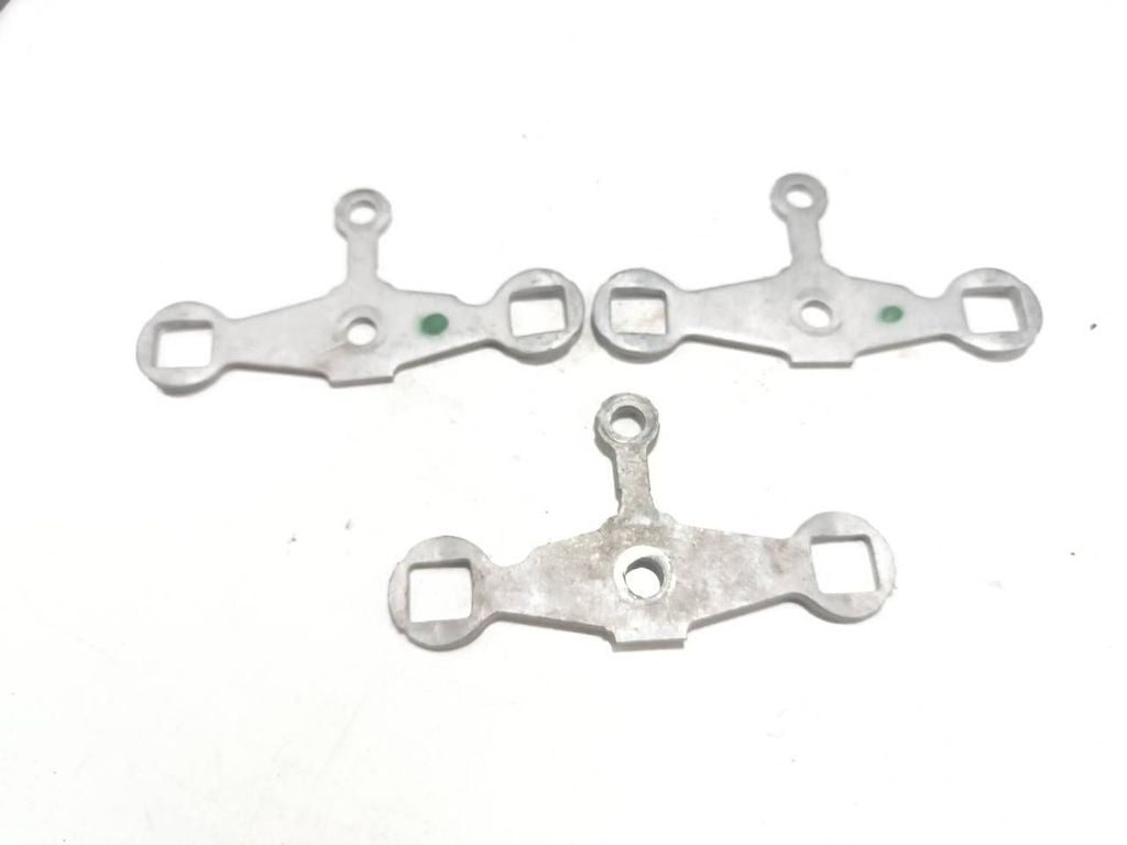 BMW M4 F82 F83 2017 S55 Engine fuel Injector clamp holder 