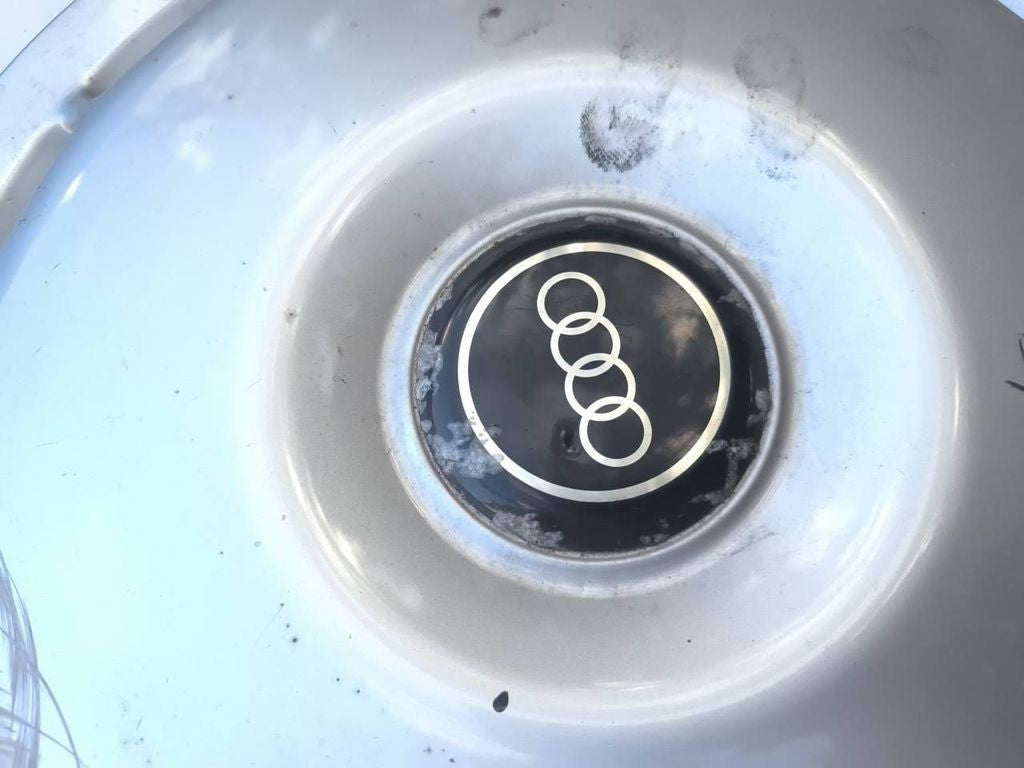 Audi A6 S6 C4 4A 1996 R15 wheel hub cap trim 4A0601147 