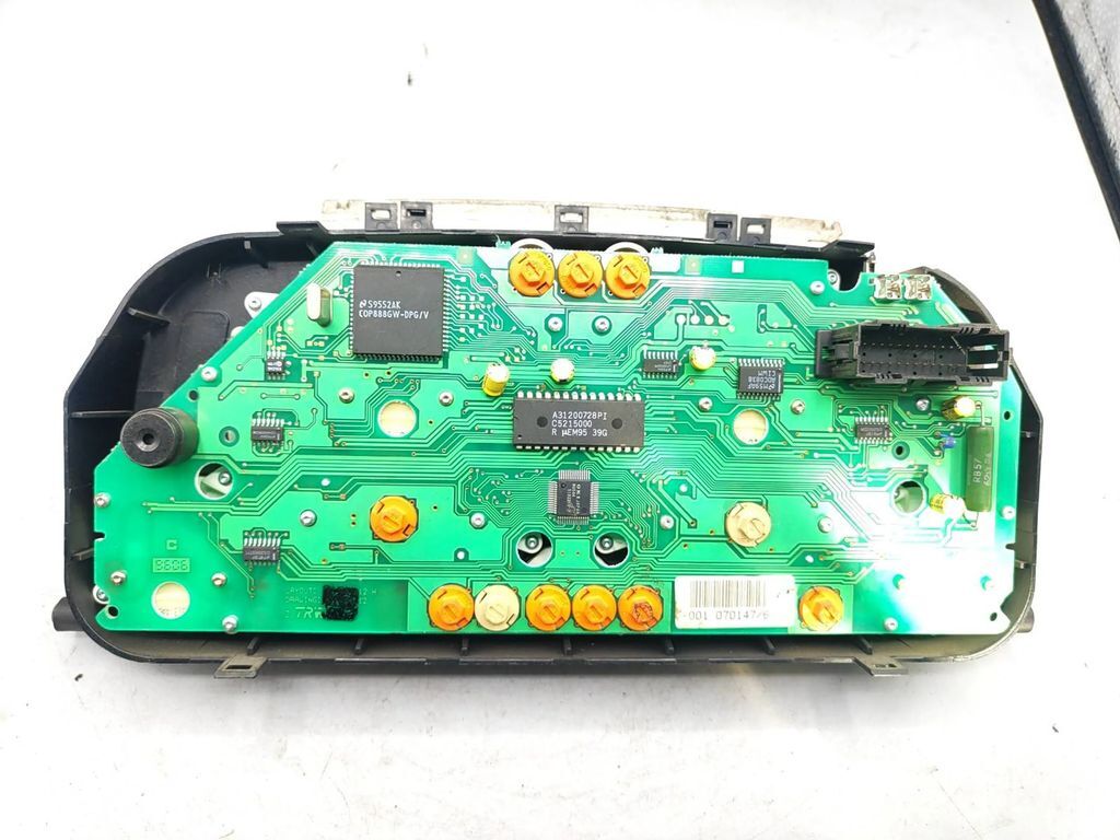 Volkswagen Golf III Diesel LHD speedometer instrument cluster 1H0919864Q 