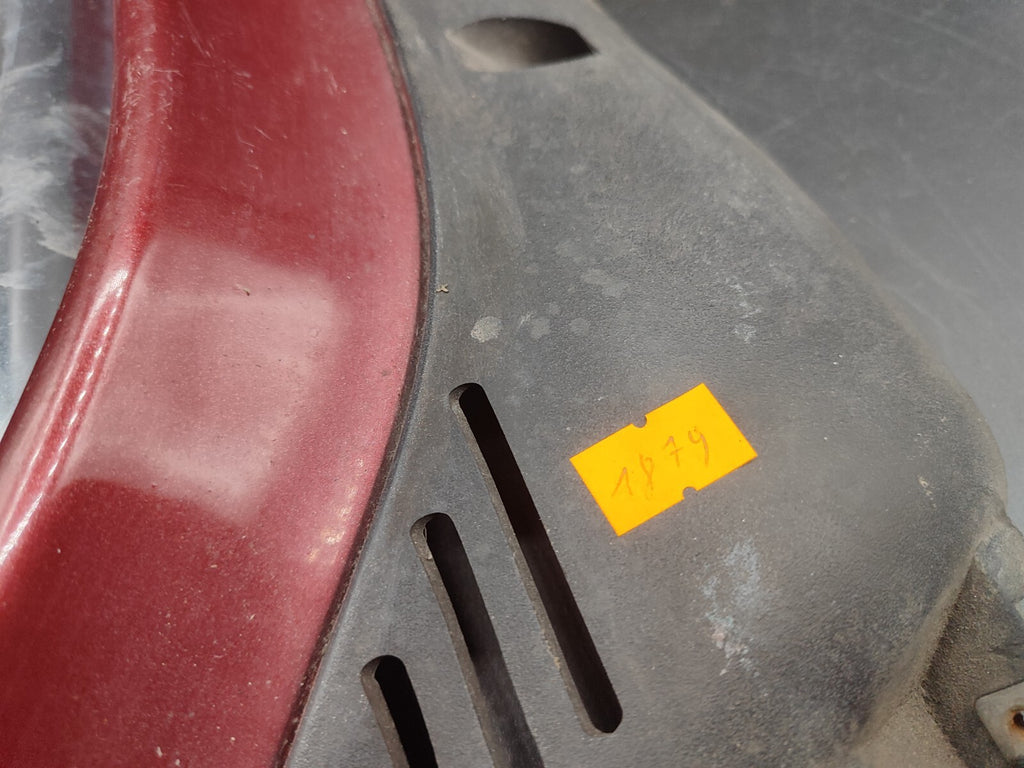 Alfa Romeo 166 2.4JTD 110kW 2002 Front Right Upper Grill 156016559 RED