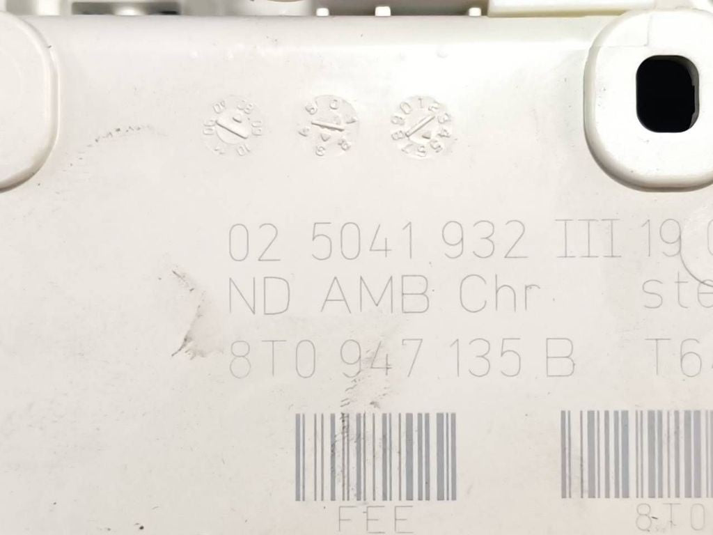 Audi A4 S4 B8 8K 2014 front reading dome seat light 8T0947135B 