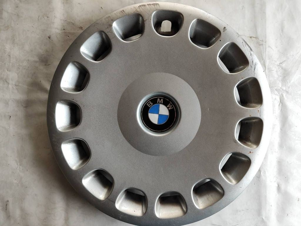 BMW 5 E39 1997 R15 wheel hub cap trim cover 36131093324 