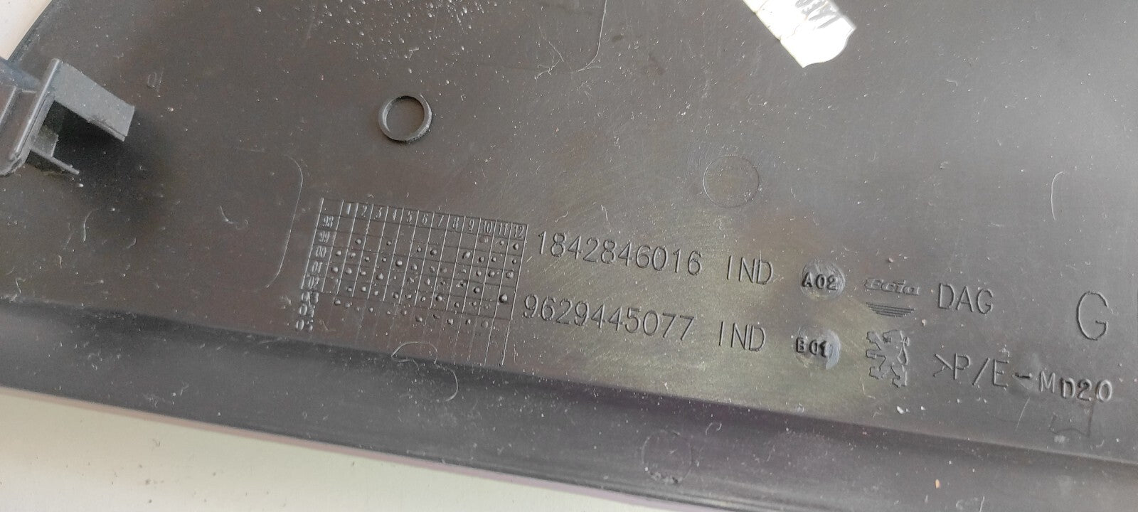 Peugeot 607 3.0i V6 2002 LHD Front Left Dashboard End Trim Cover 9629445077