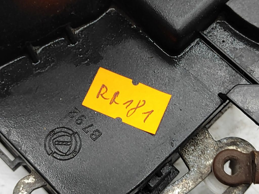 Alfa Romeo GT 3.2 Busso 2004 LHD front right side door lock 