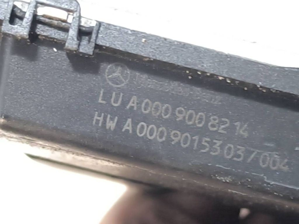 Mercedes-Benz Sprinter 907/910 Fuel Pump Control Unit A0009008214