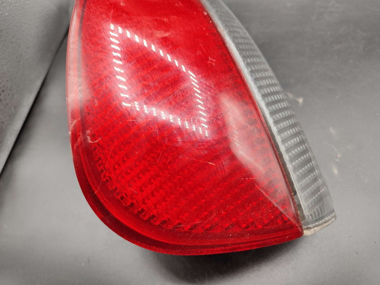 Lancia Lybra 2004 LHD Rear Right Taillight Lamp Light Assembly 38480748
