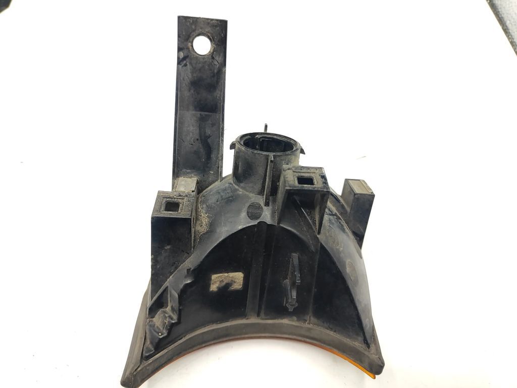 BMW 520 Series E34 1992 front right turn indicator light 1384034 