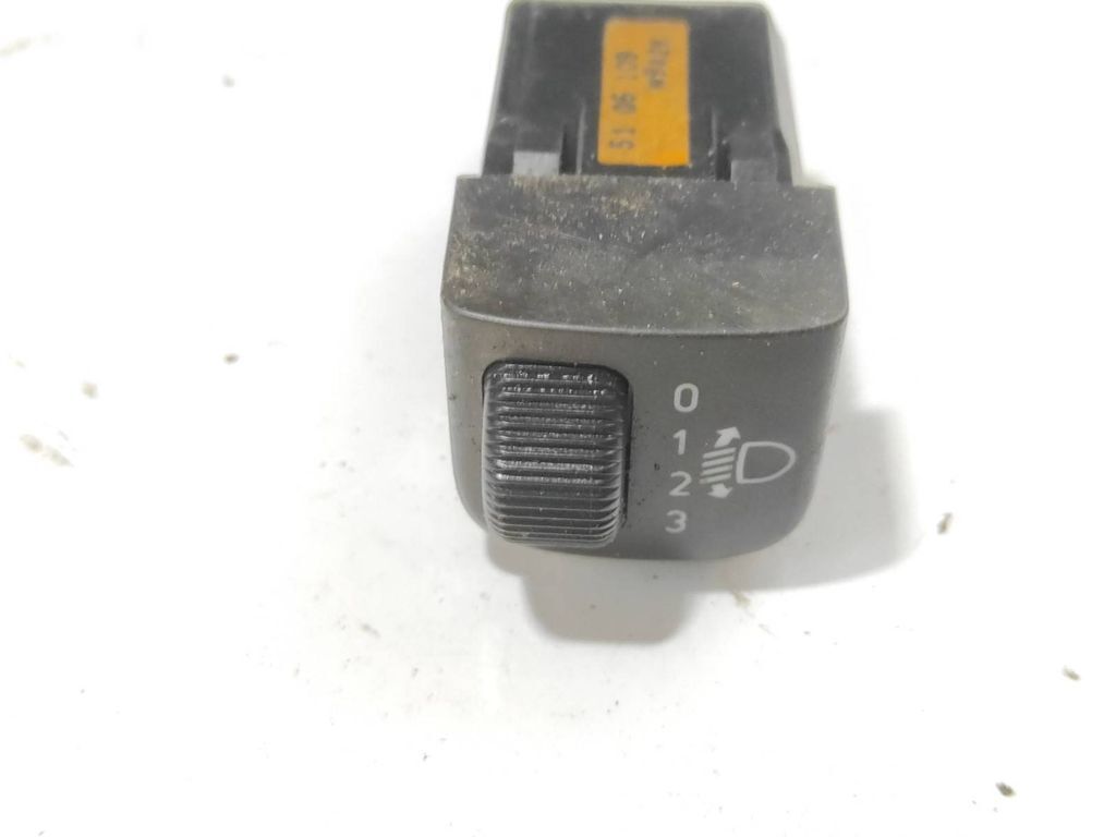 Saab 9-5 2.0T 110kW Petrol 2000 Headlight level height control switch 5106109 