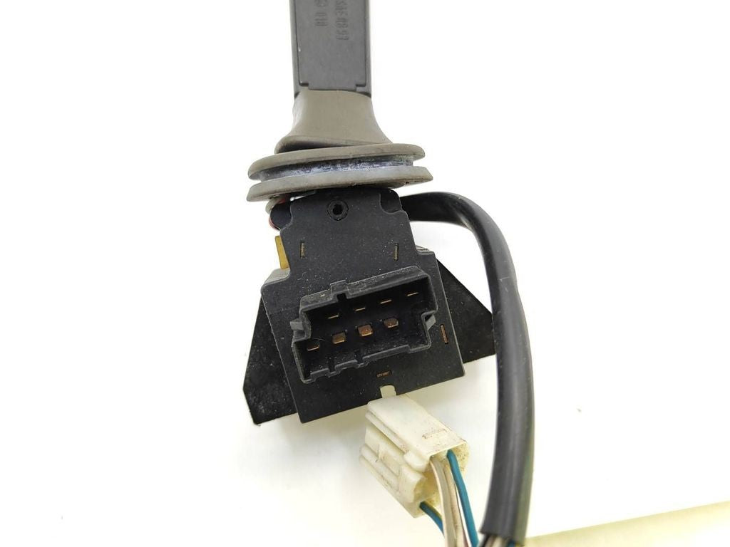 Volvo S70  V70  V70 XC 1997 Turn signal indicator stalk 9162455 
