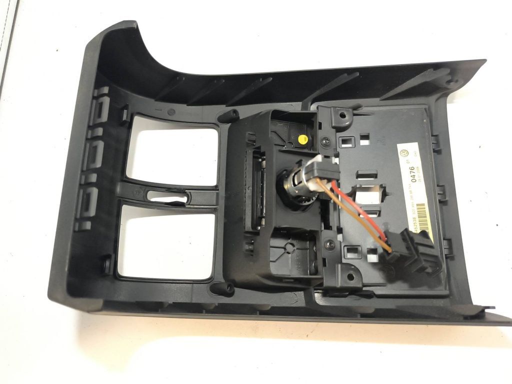 Volkswagen PASSAT B6 2007 Rear center console air vent grill 3C0864298BB 