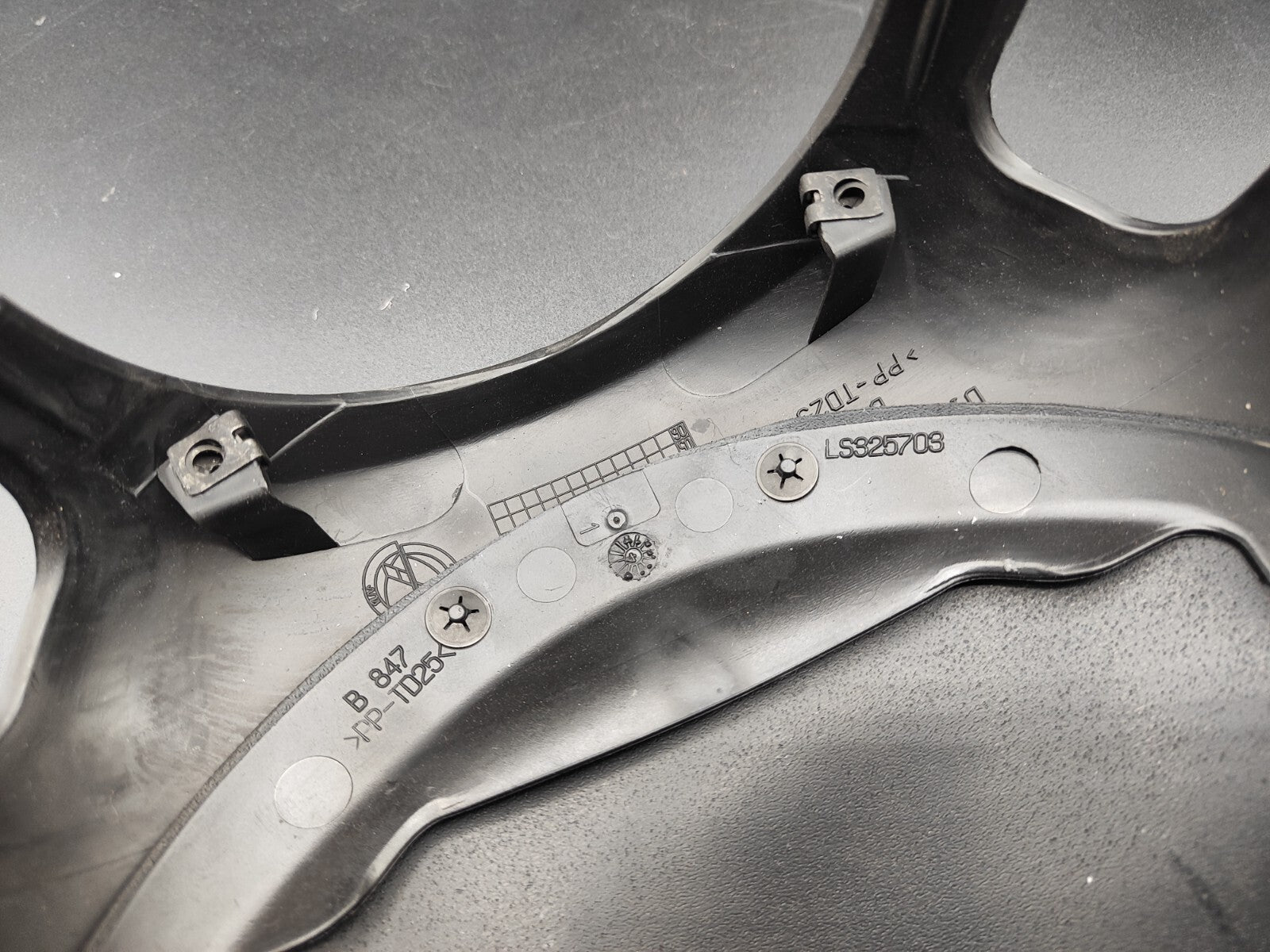 Alfa Romeo 147 / GT 1.9JTD Diesel 2007 Steering Column Cover Trim LS325703