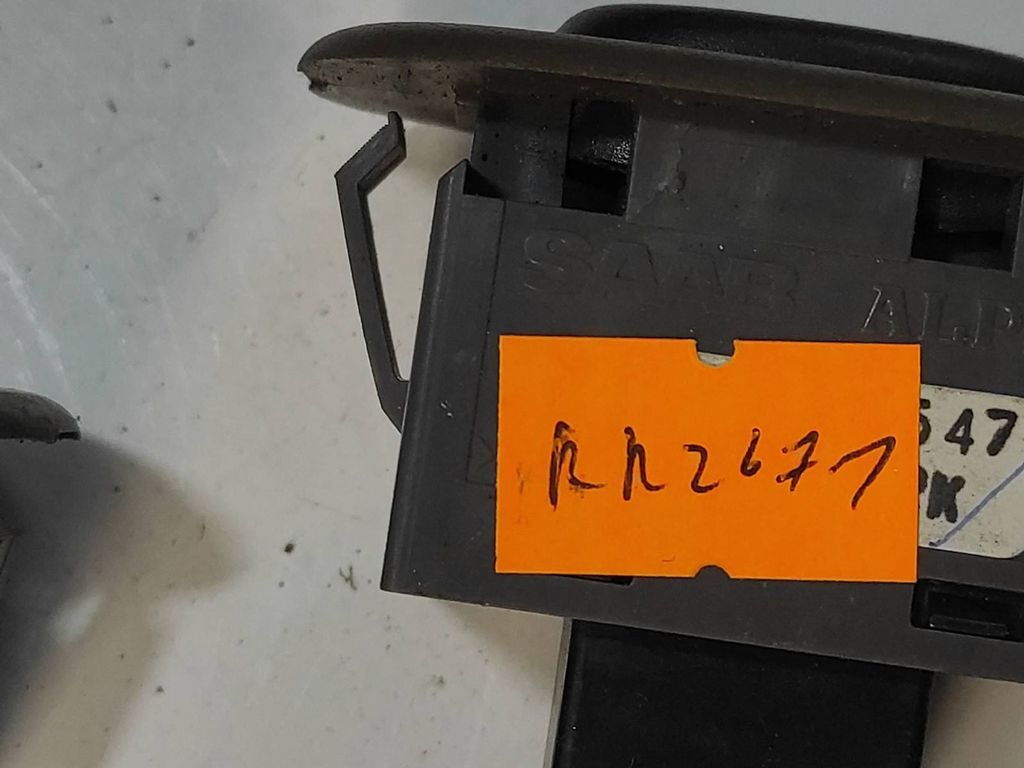 Saab 9-5 2.0T 110kW Petrol 2000 Electric window control switch 4927547 