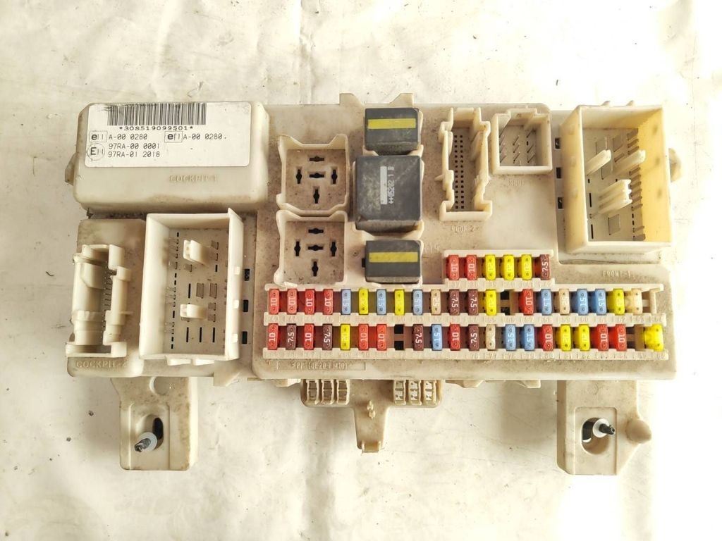 Ford Focus 1.6TDCI 2006 Fuse module 4M5T14A073CF 
