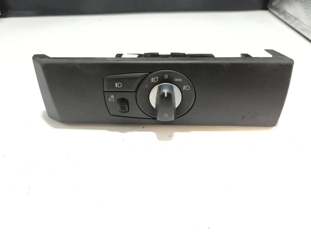 BMW 5 Series E60 E61 2008 HeadLight switch button 6988553 