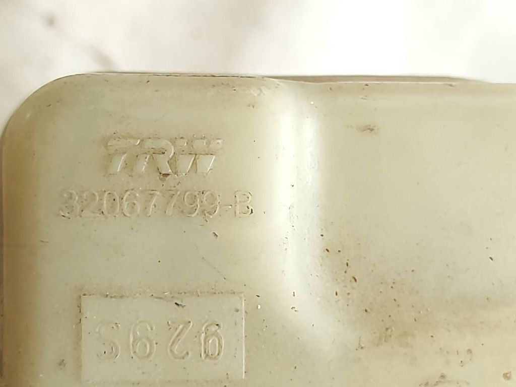 Alfa Romeo 159 2007 Brake fluid reservoir tank 32067799B 