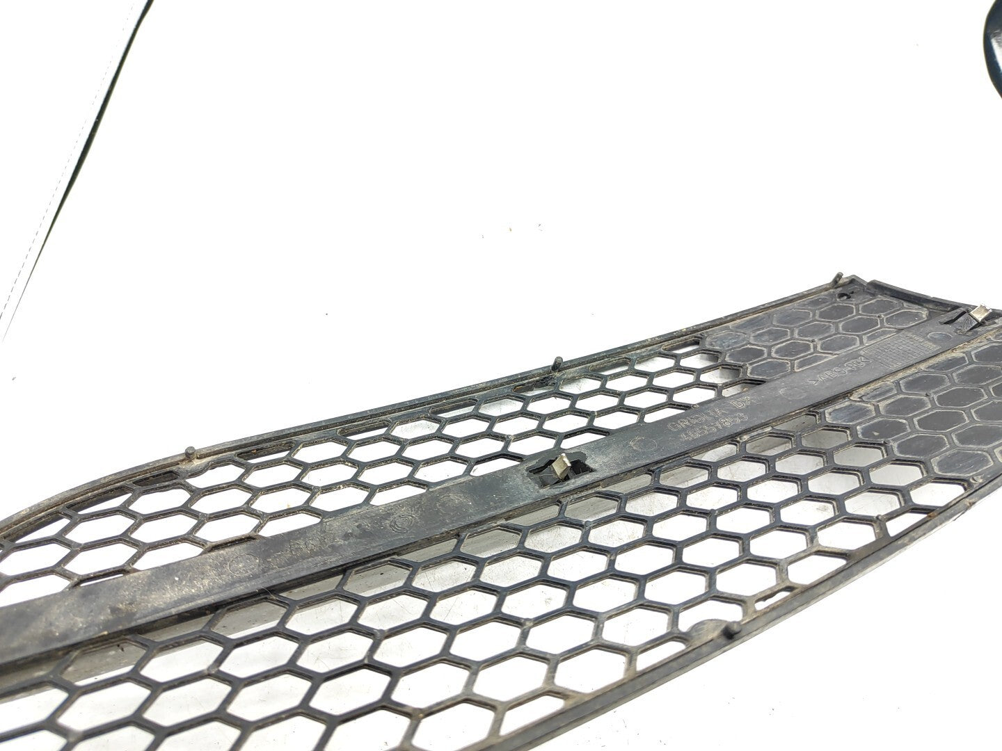 Alfa Romeo 147 1.9JTD 2001 Front Right Bumper Grill 46557853