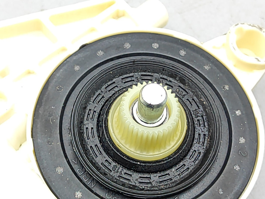 Mercedes Benz W204 C Class 2010 Rear right window regulator 0130822442