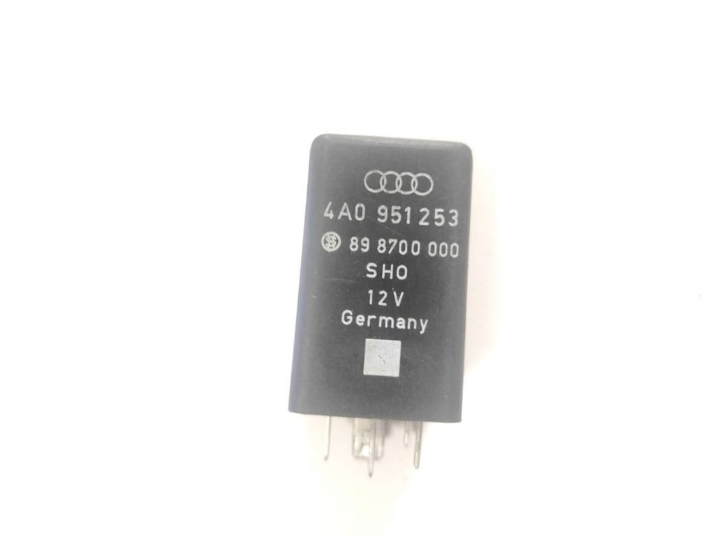 Audi 100 A6 C4 1995 relay module 4A0951253 