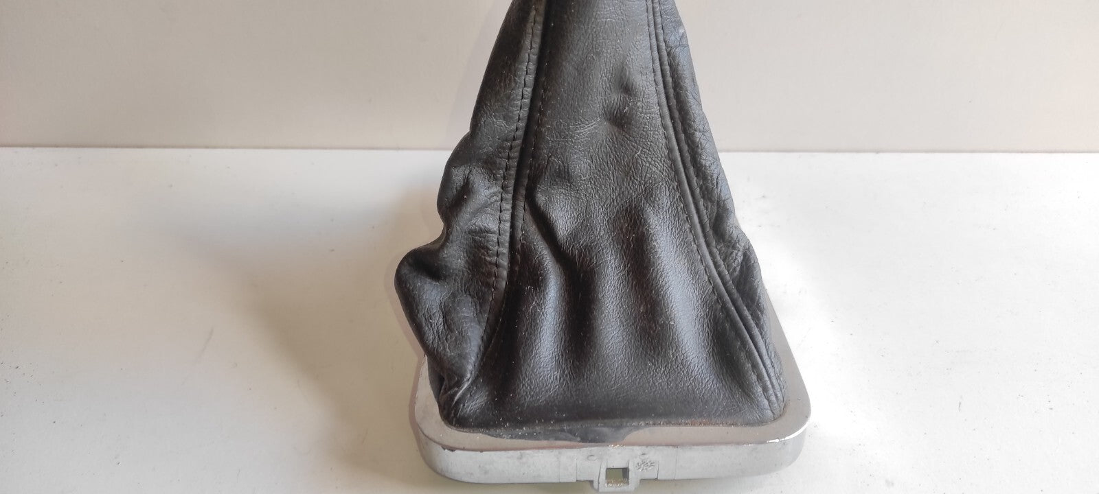 Peugeot 607 3.0i V6 2002 Manual Shift Knob Surround Leather Trim