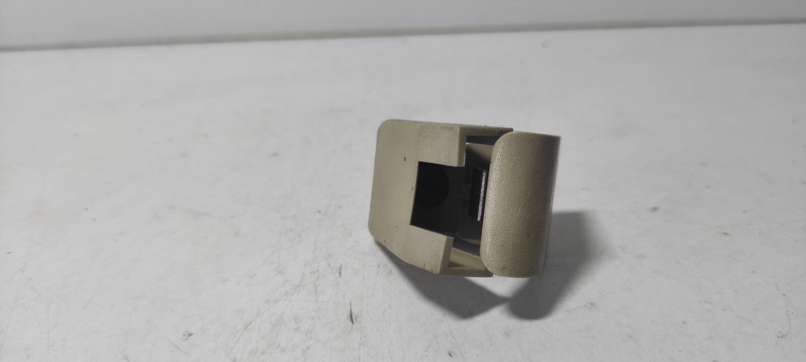 Alfa Romeo 166 2.4JTD 2002 Front Sun Visor Clip / Bracket /Mount