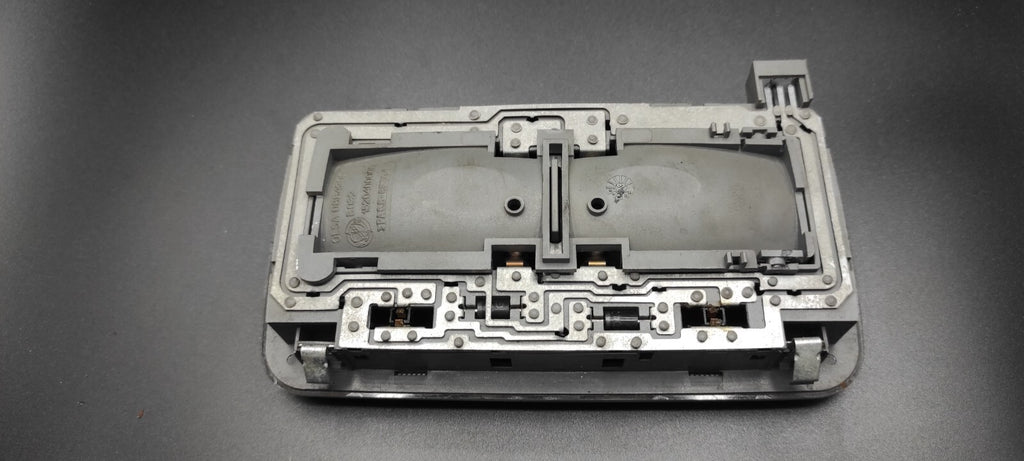 Alfa Romeo 147 1.9JTD 85kW 8V 2004 Interior Front Roof Lighting Dome 1520400000