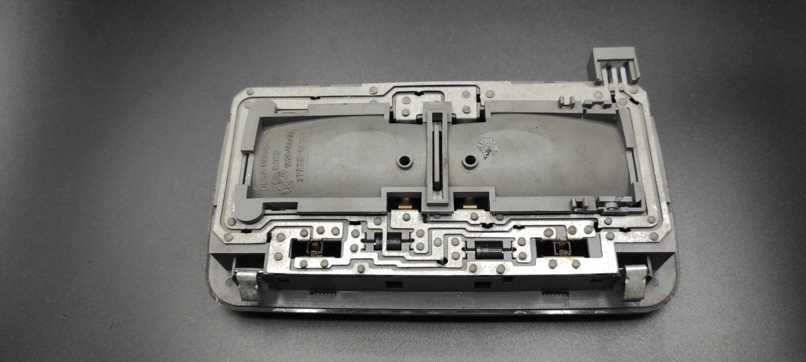 Alfa Romeo 147 1.9JTD 85kW 8V 2004 Interior Front Roof Lighting Dome 1520400000