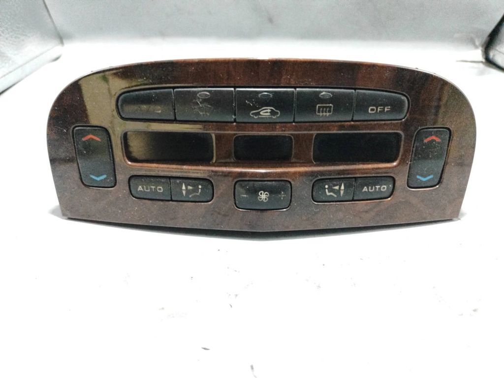 Peugeot 607 2.2i 116kW 2001 Climate control unit module 96295526GV 