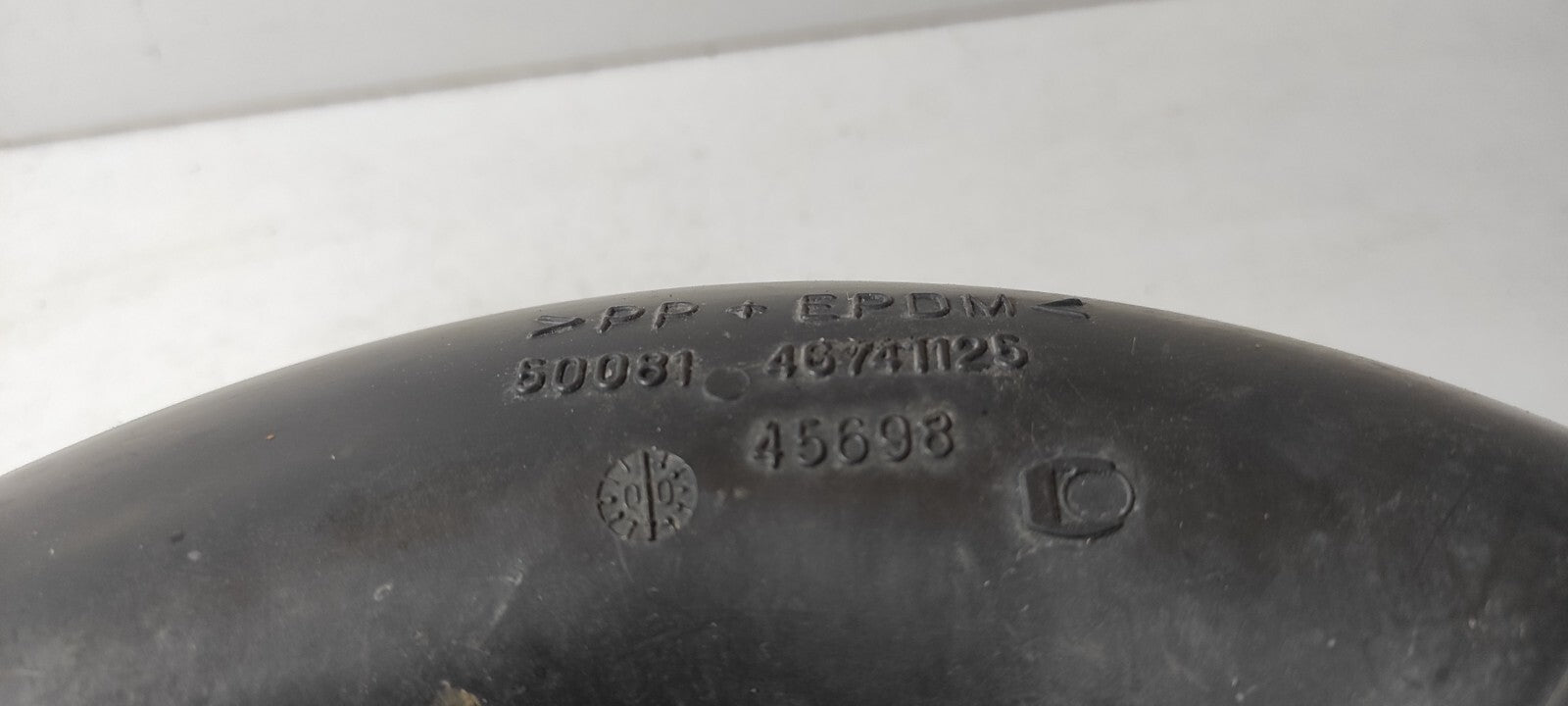 Alfa Romeo 147 2.0TS 110kW 2003 Petrol Engine Air Intake Pipe Hose 46741125