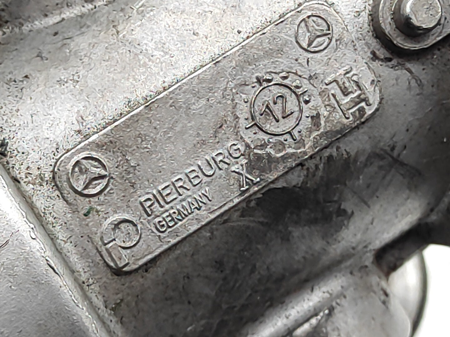 Mercedes Benz C Class C220 W203 2003 2.2CDI Engine EGR Valve A6110900754