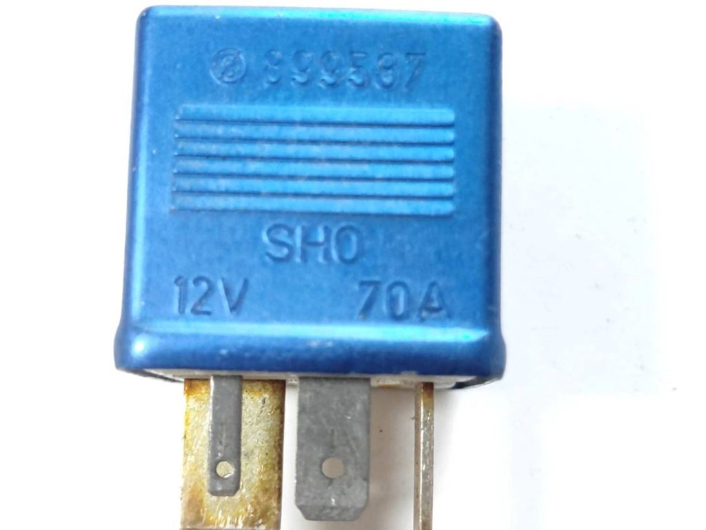 Audi A4 S4 B5 8D 1998 relay 8A0951253 