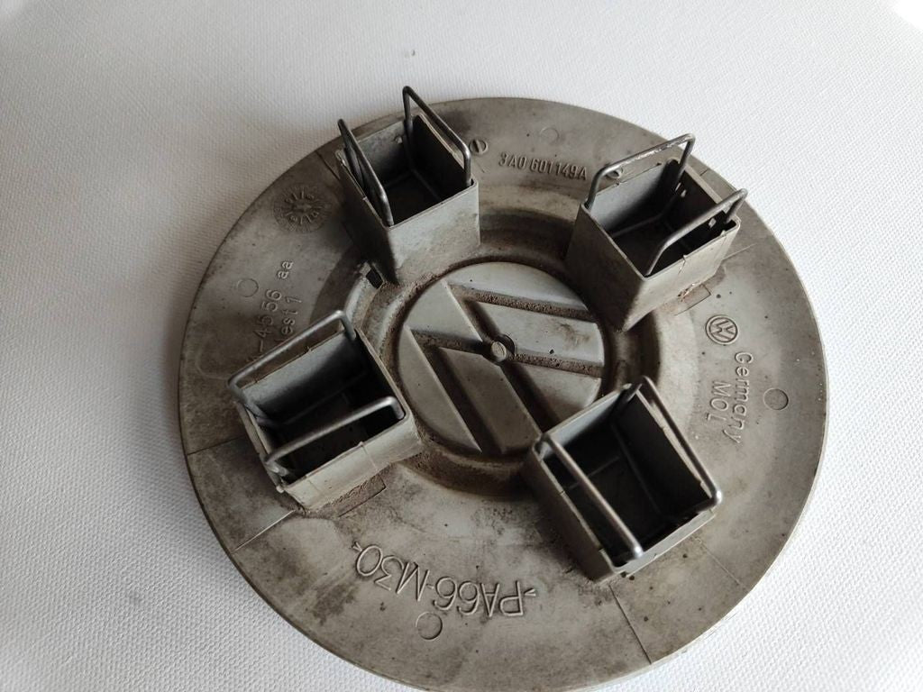 Volkswagen Golf III 1991 Original wheel cap cover 3A0601149A 