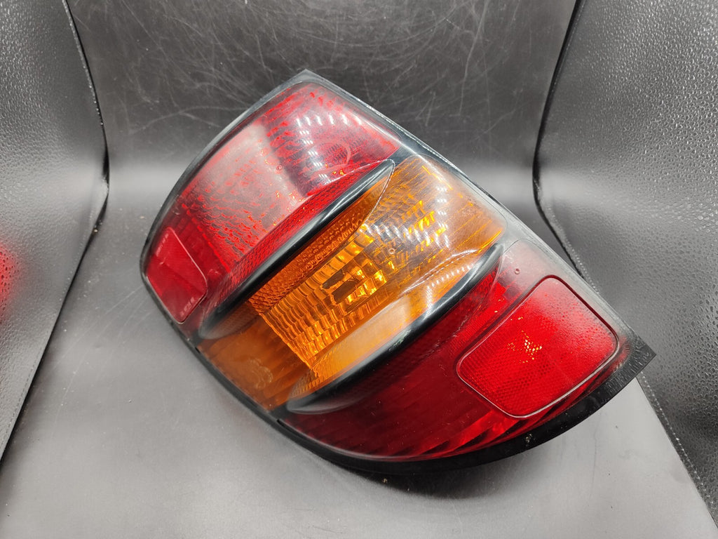 Pontiac Vibe 2004 LHD Rear Left Side Taillight Lamp Light