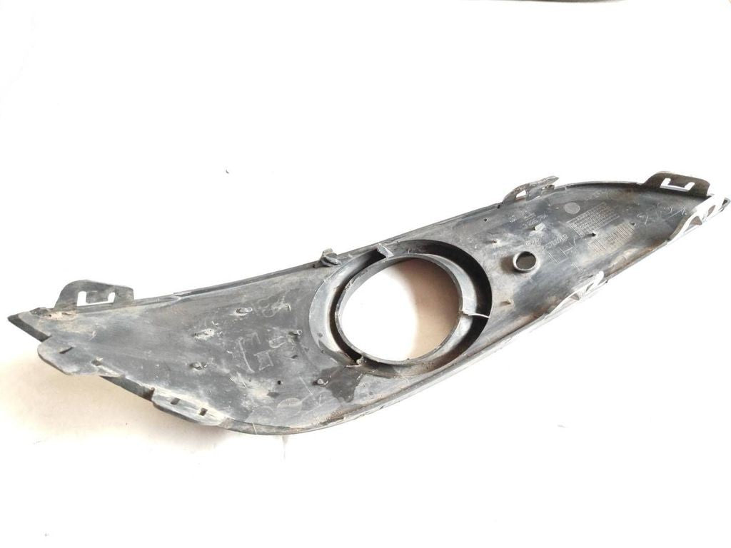 Opel Astra H 2005 front left fog light trim grill 13225764 