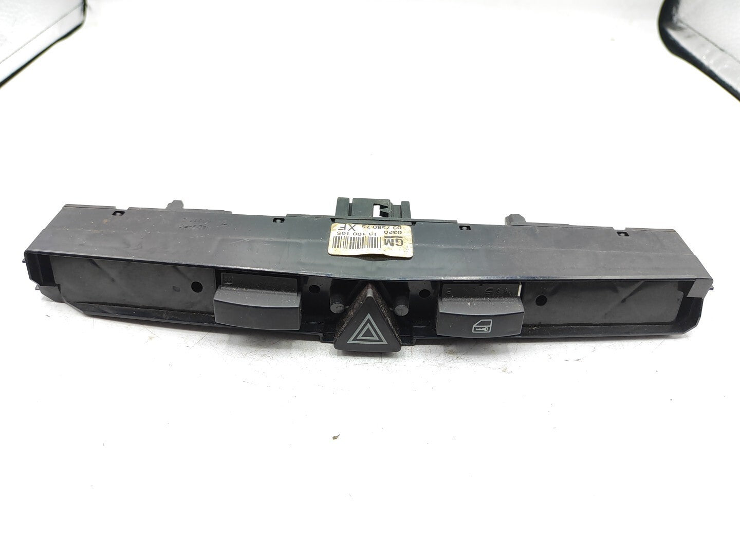 Opel Zafira B 1.9CDTI 2006 Dashboard Panel Hazzard Switch Button 13100105