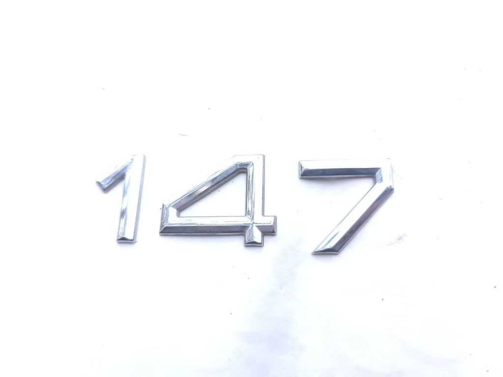 Alfa Romeo 147 2005 Rear Tailgate Manufacturers model badge 