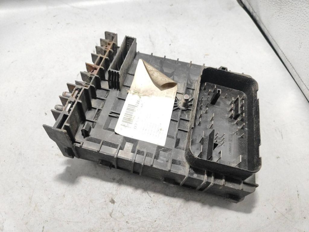 Volkswagen Touran I TDI Diesel 2008 Fuse box module 1K0937820B 