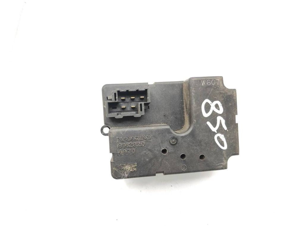 Volvo S70  V70  V70 XC 1997 Air heater flap actuator motor 9142629 