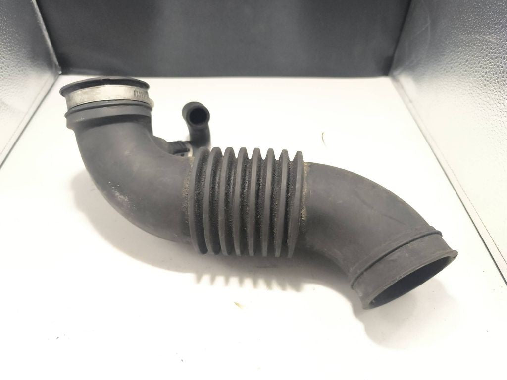 Volvo S70  V70  V70 XC 1999 Diesel turbo air intake inlet pipe hose 9161888