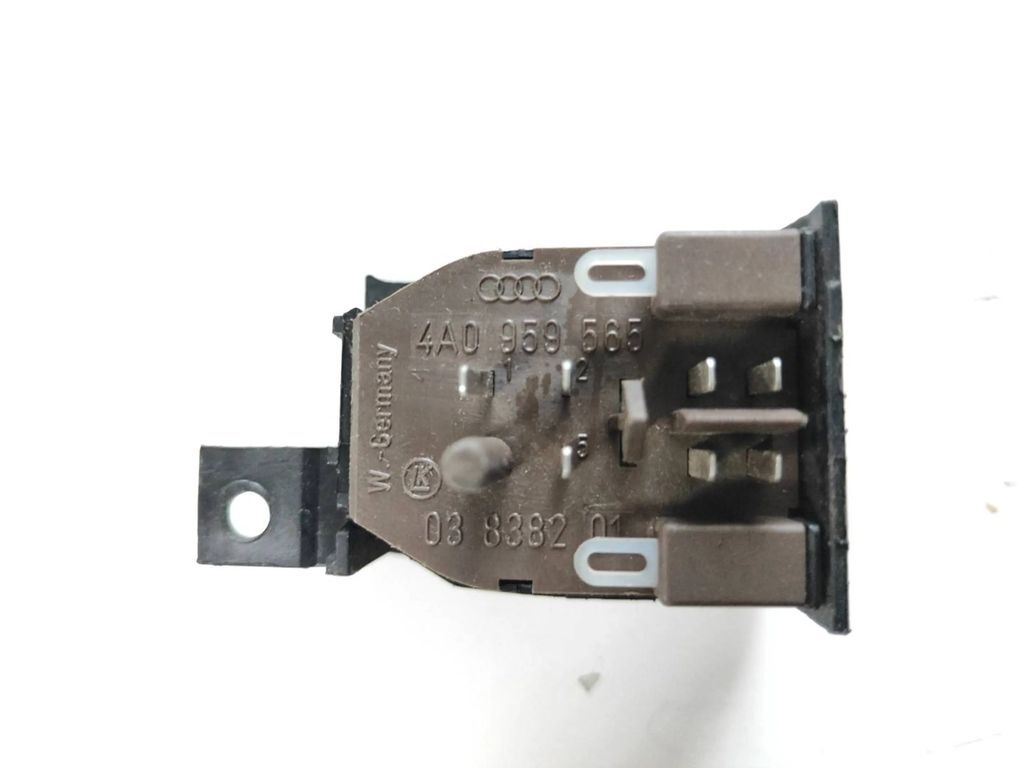 Audi A6 S6 C4 4A 1995 Wing mirror switch button 4A0959565 