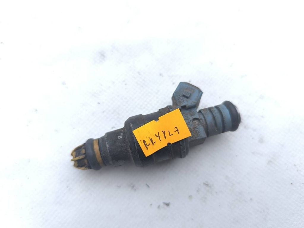 BMW 3 E36 1992 Petrol fuel supply injector 0280150715 