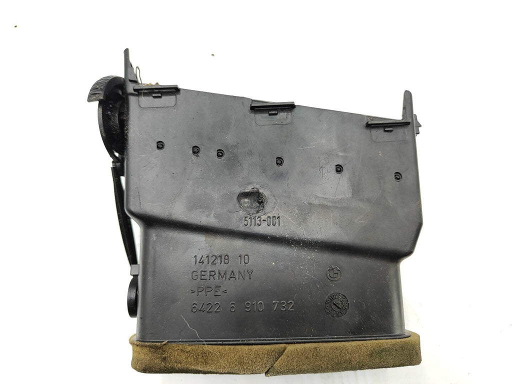 BMW E61 E60 520D Estate 2005 LHD Front Right Panel Air Vent 6953620