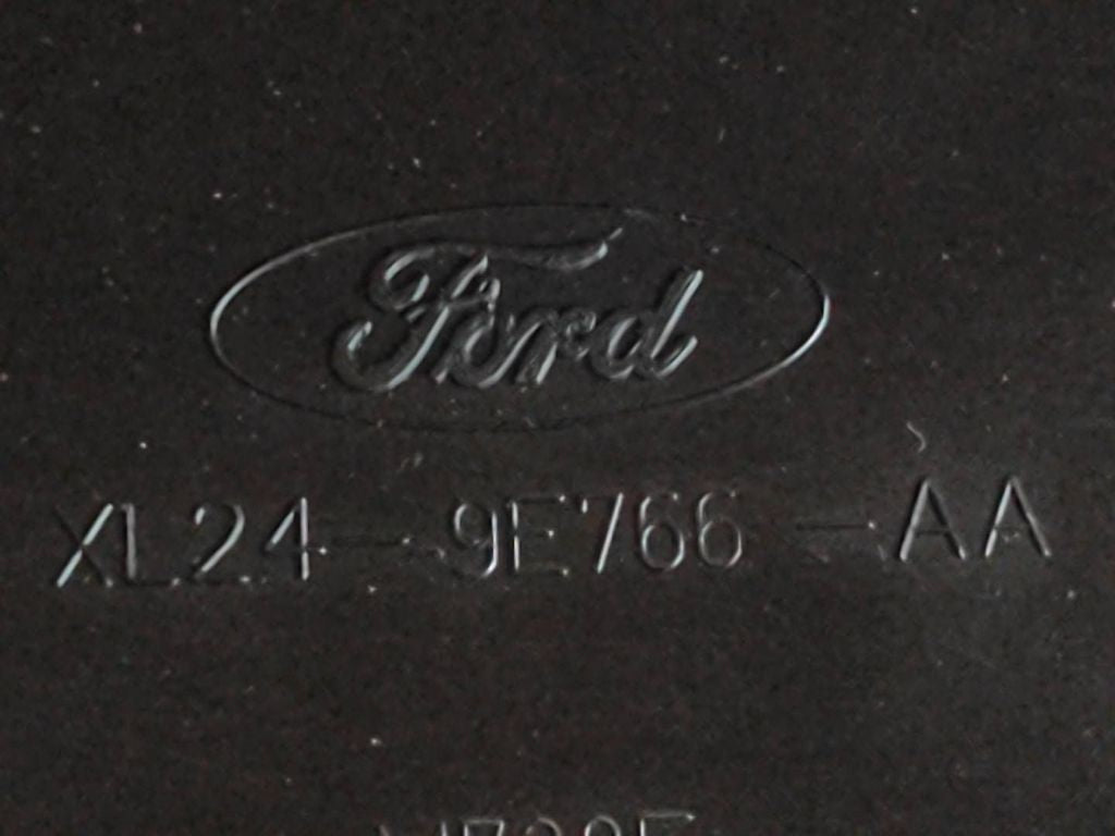 Ford Explorer 4.0 1998 Petrol Top engine cover trim XL249E766AA 