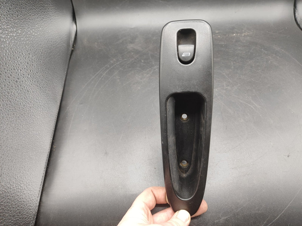 Alfa Romeo 166 2.4JTD 110kW 10V 2002 Electric Window Switch Button 156018359
