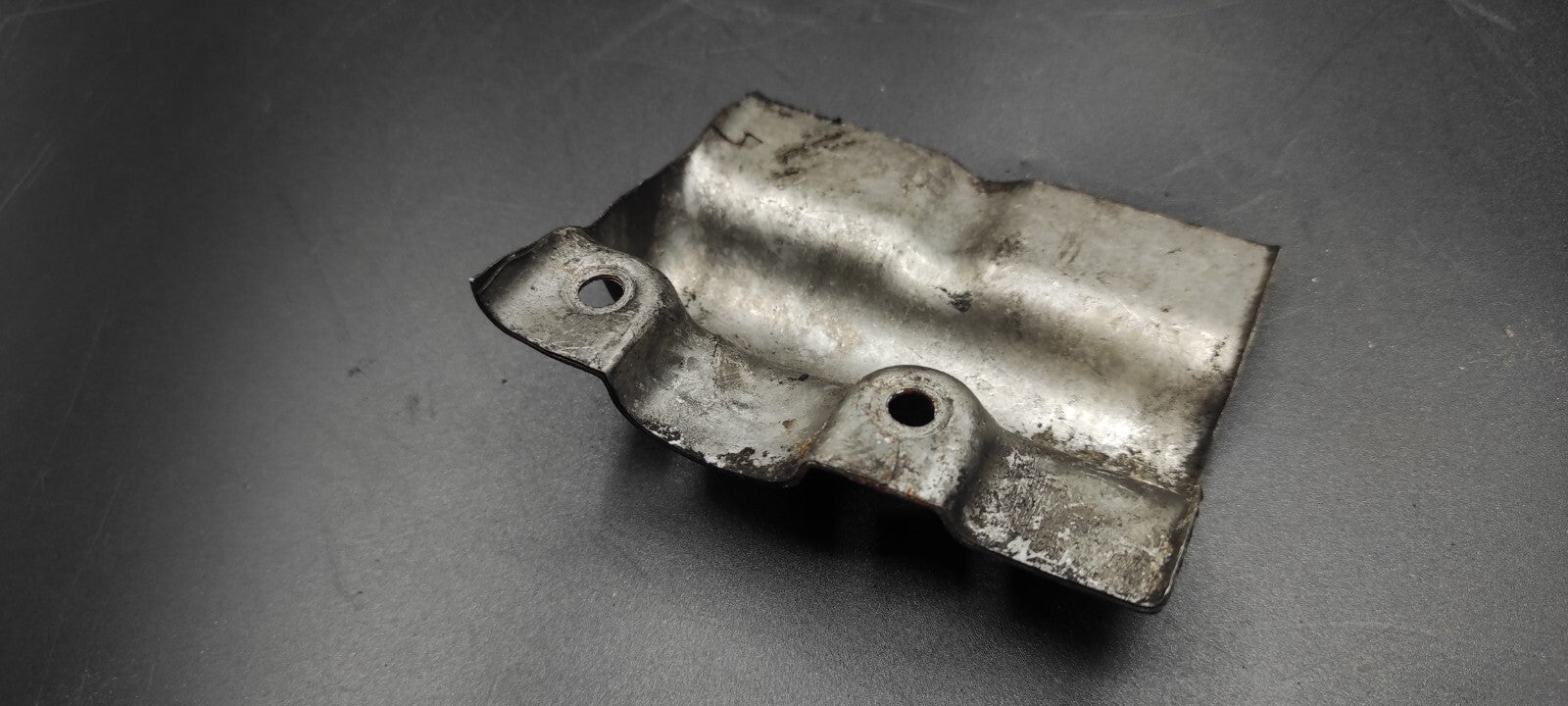 Alfa Romeo 159 2.4JTDm 147kW 2007 EGR Bracket Mount Cover 55194361