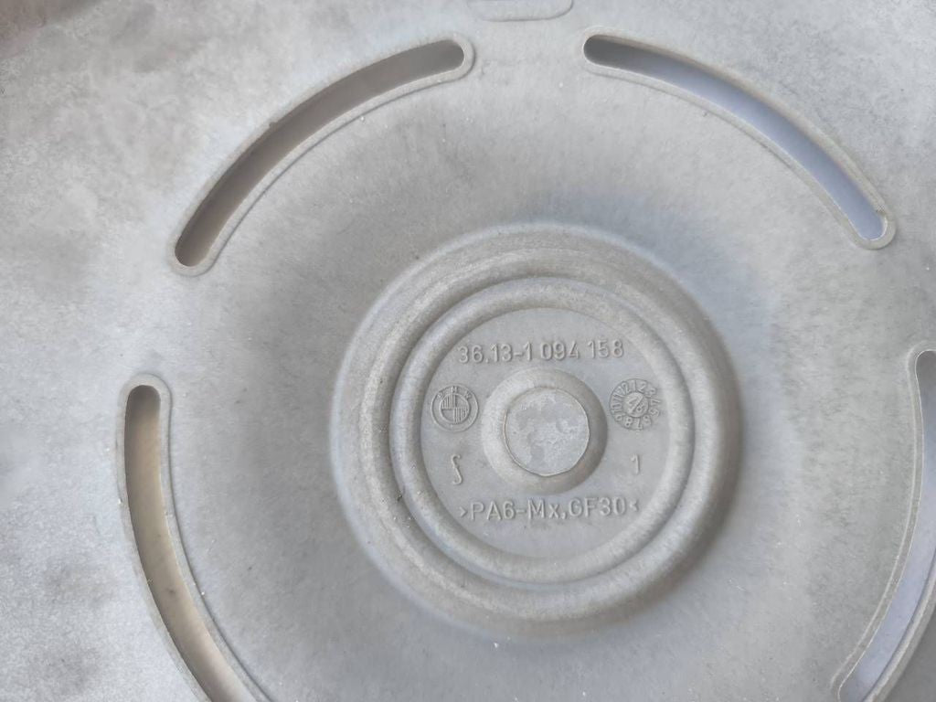 BMW 3 E36 1992 R15 wheel hub cap trim 36131094158 