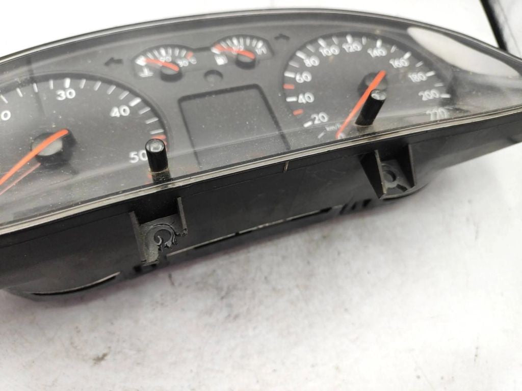 3B0919881N Volkswagen PASSAT B5 TDI 1998 speedometer instrument cluster 
