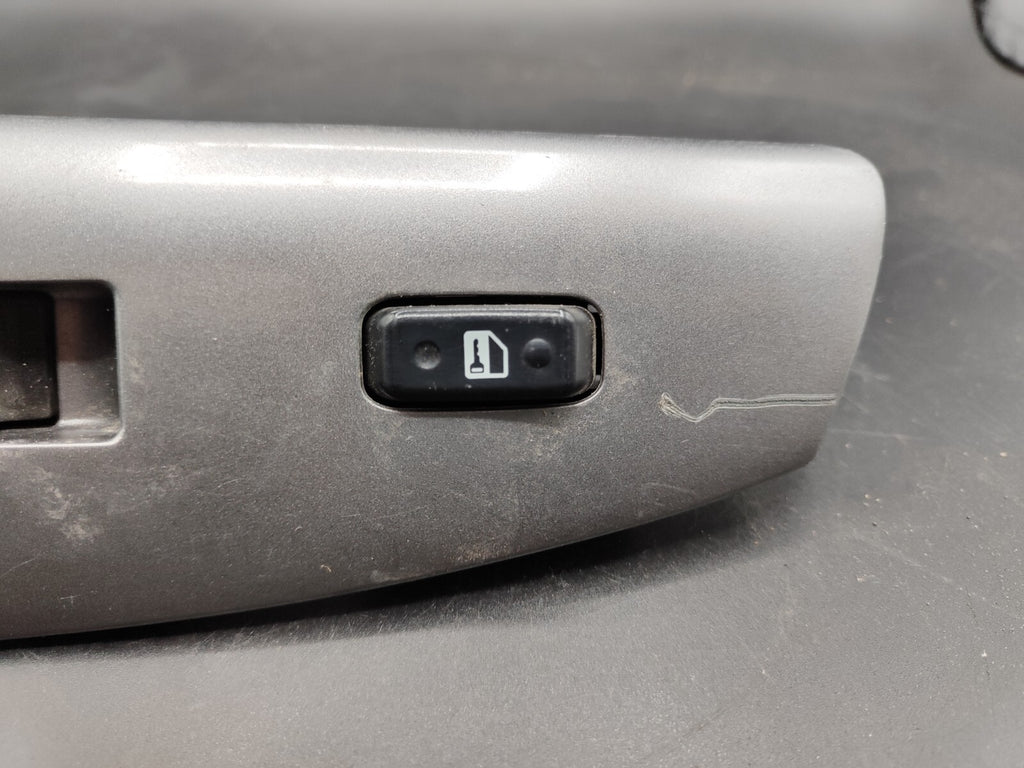 Pontiac Vibe 2004 LHD Front Right Electric Window Switch Button 7423101030