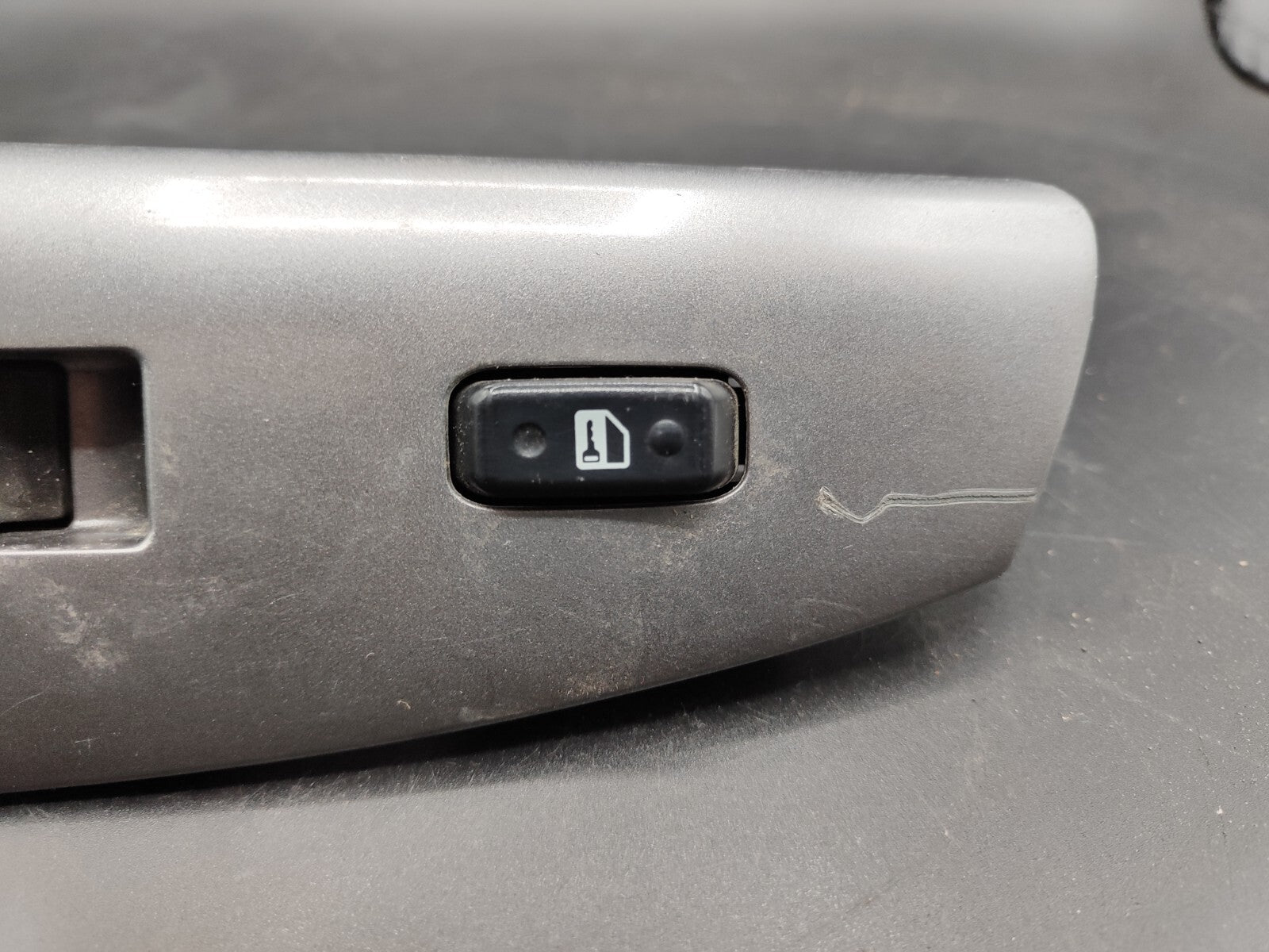 Pontiac Vibe 2004 LHD Front Right Electric Window Switch Button 7423101030